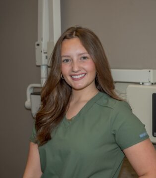 Eden Hullinger, Hygienist Eden Hullinger, Hygienist